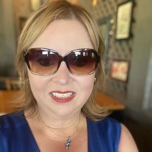 Meet your Posher, Camille